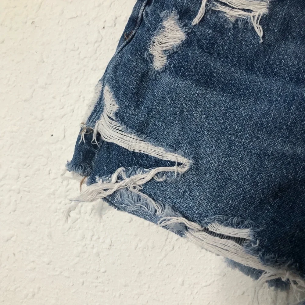 American Eagle High Waisted Distressed Jean Shorts 0